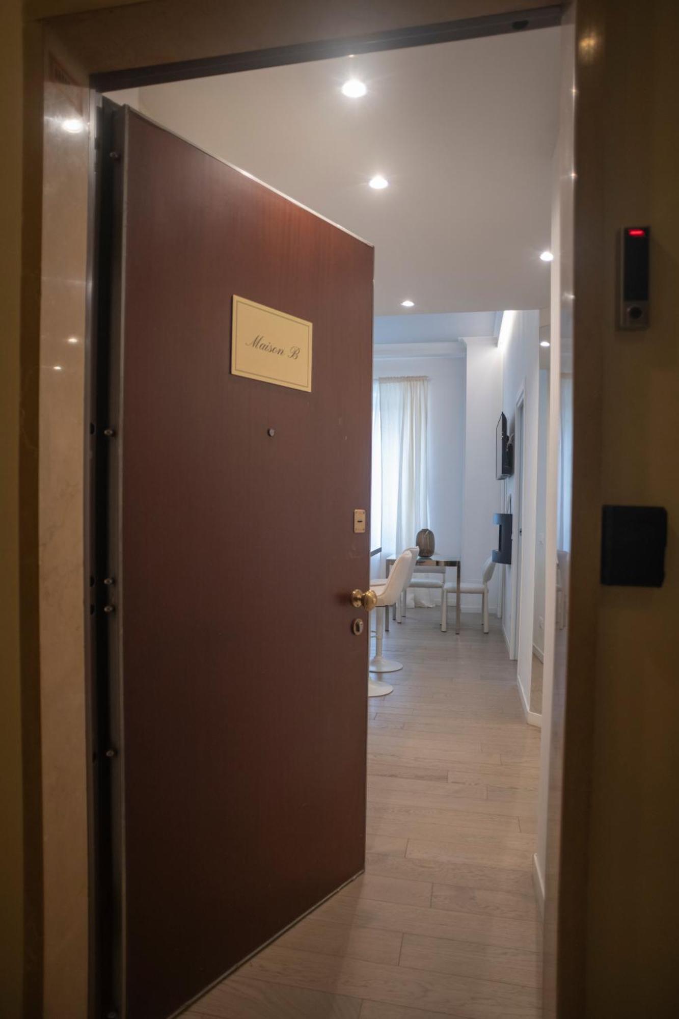 Maison B Milan Bagian luar foto